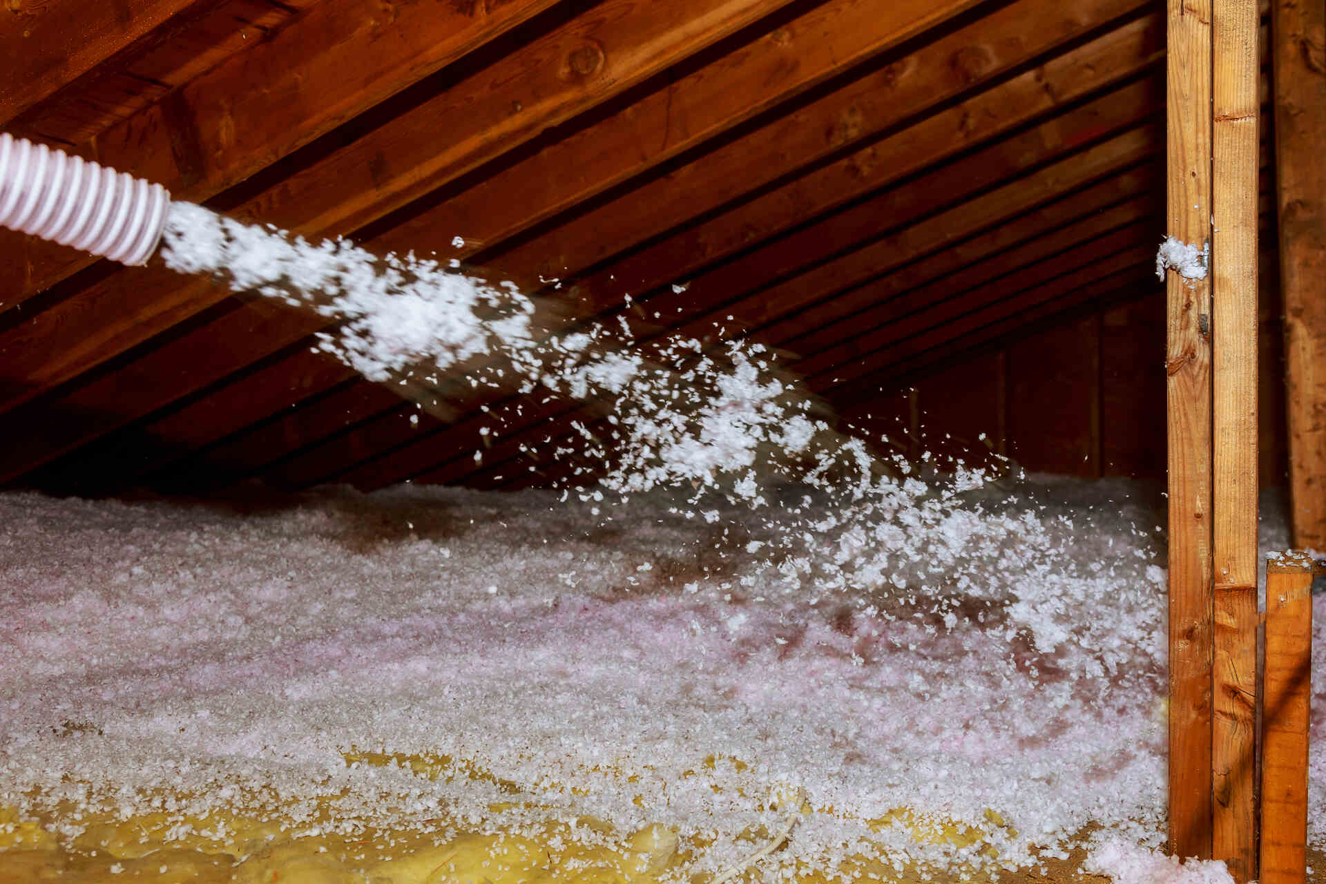 Read more about the article Cellulose vs. Fiberglass Insulation: Which Is Best for Your Home?